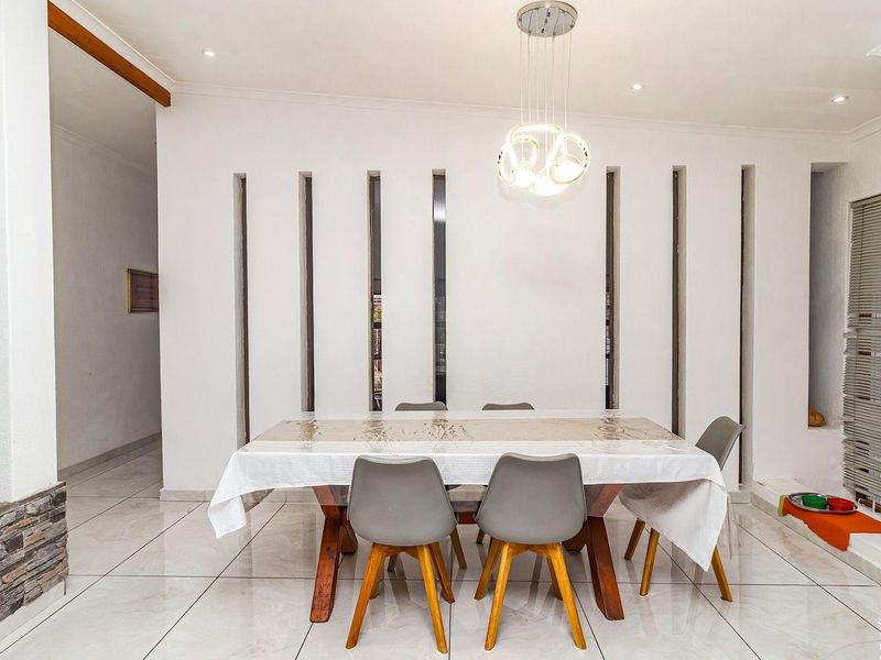 House For Sale in Welgelegen, Parow - Photo 5