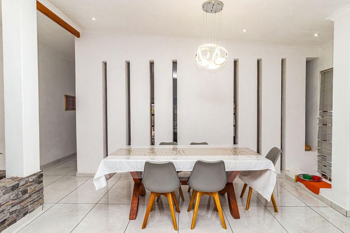 House For Sale in Welgelegen, Parow - Photo 5