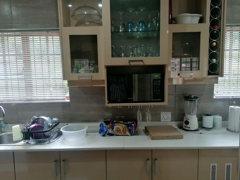 A Glamorous Home in the Exclusive Pearl Gardens, Chase Valley, Pietermaritzburg. - Photo 8