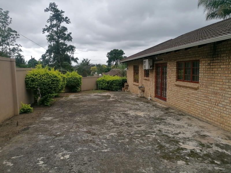 A Glamorous Home in the Exclusive Pearl Gardens, Chase Valley, Pietermaritzburg. - Photo 10