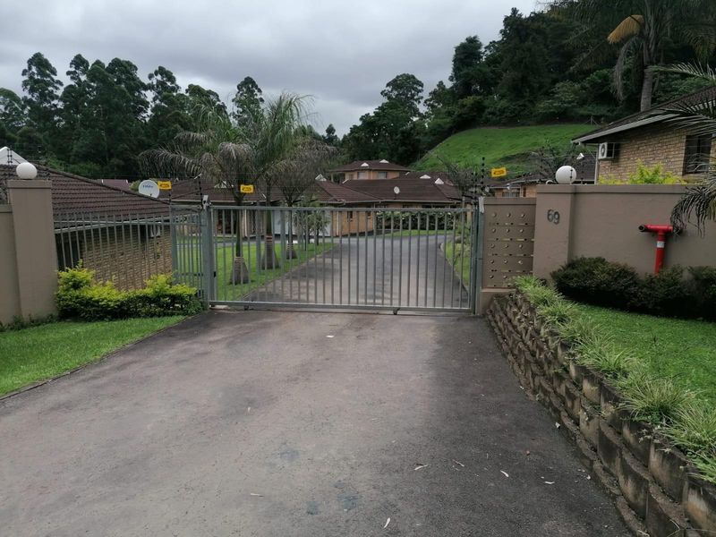 A Glamorous Home in the Exclusive Pearl Gardens, Chase Valley, Pietermaritzburg. - Photo 2