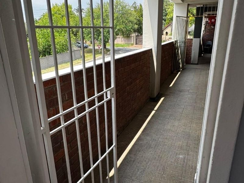 Apartment Block For Sale in Illiondale, Edenvale - Photo 2