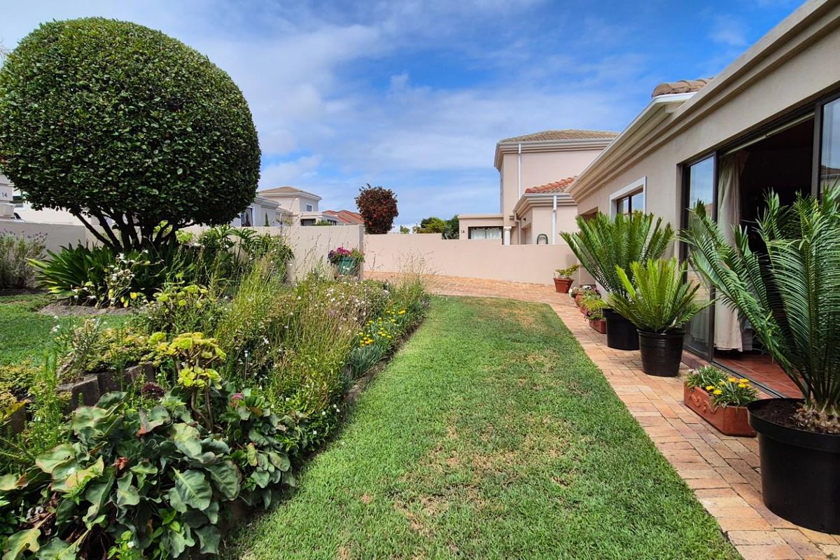 Secure Serene 3 Bedroom Home For Sale in Chanteclair Hermanus - Photo 3