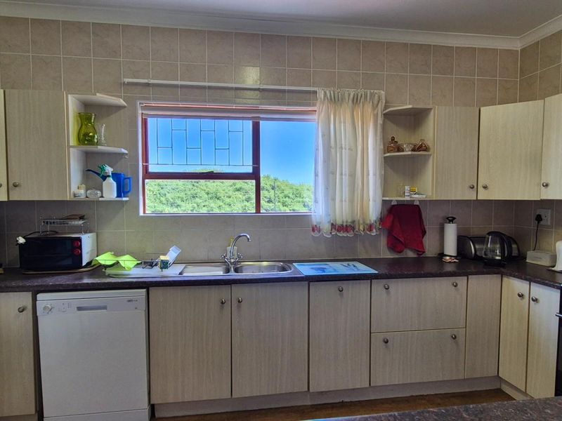 Secure Serene 3 Bedroom Home For Sale in Chanteclair Hermanus - Photo 8