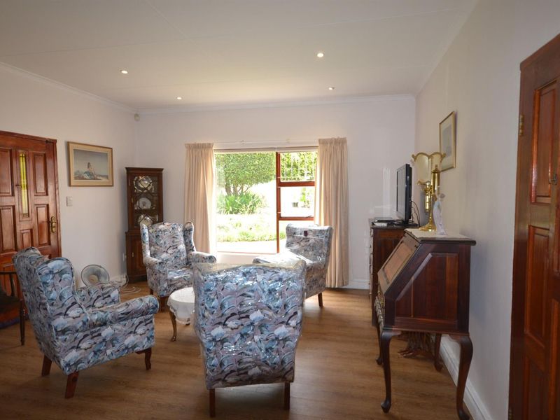 Secure Serene 3 Bedroom Home For Sale in Chanteclair Hermanus - Photo 6