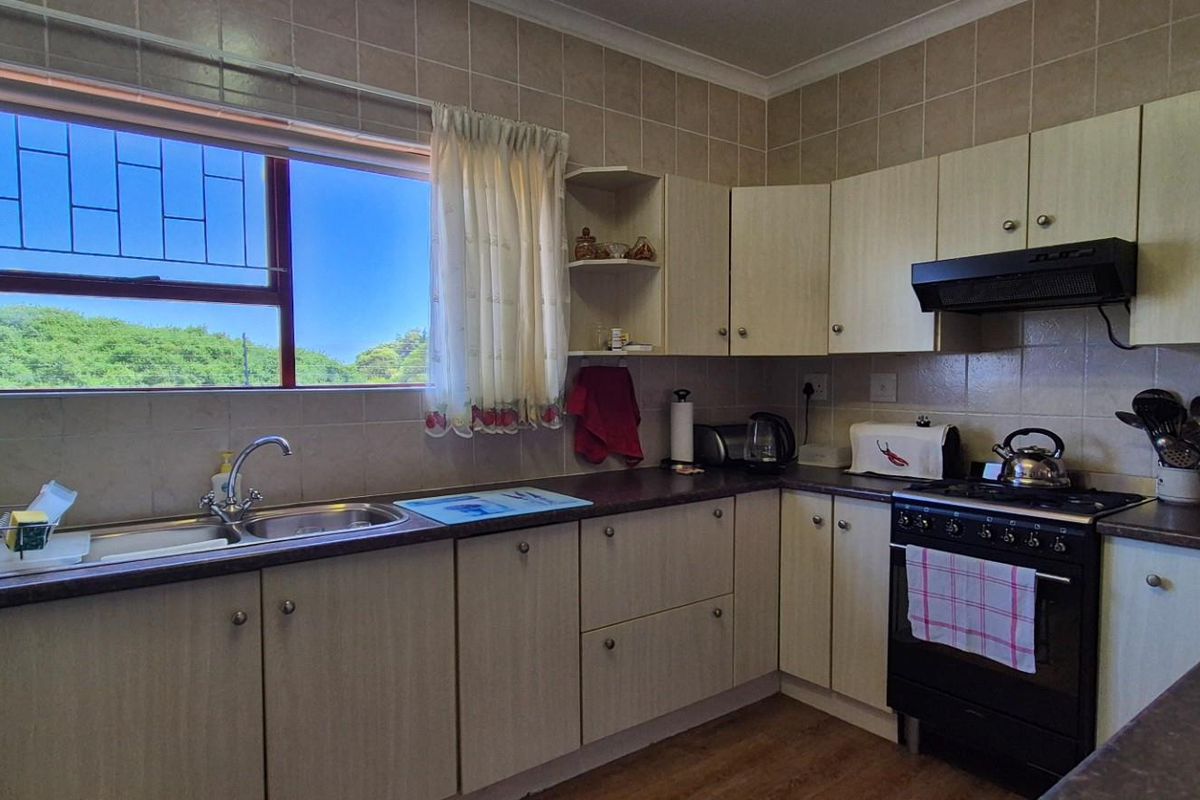 Secure Serene 3 Bedroom Home For Sale in Chanteclair Hermanus - Photo 5