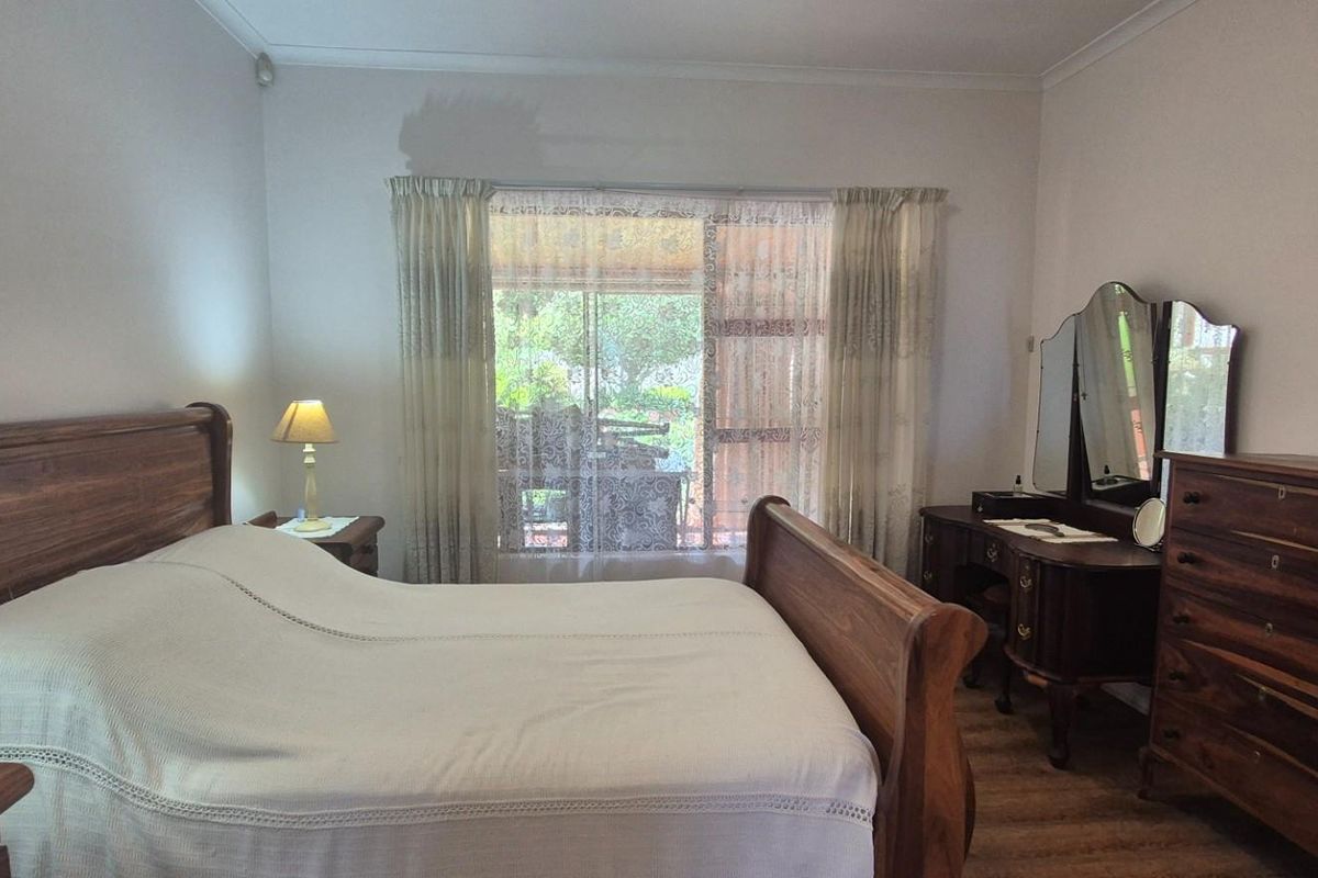 Secure Serene 3 Bedroom Home For Sale in Chanteclair Hermanus - Photo 4