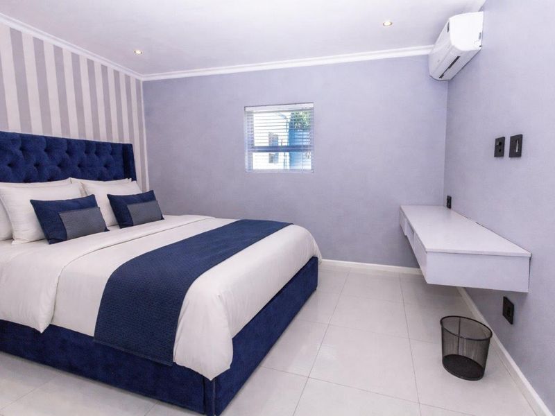 Large Home For Sale in Milnerton - Photo 6