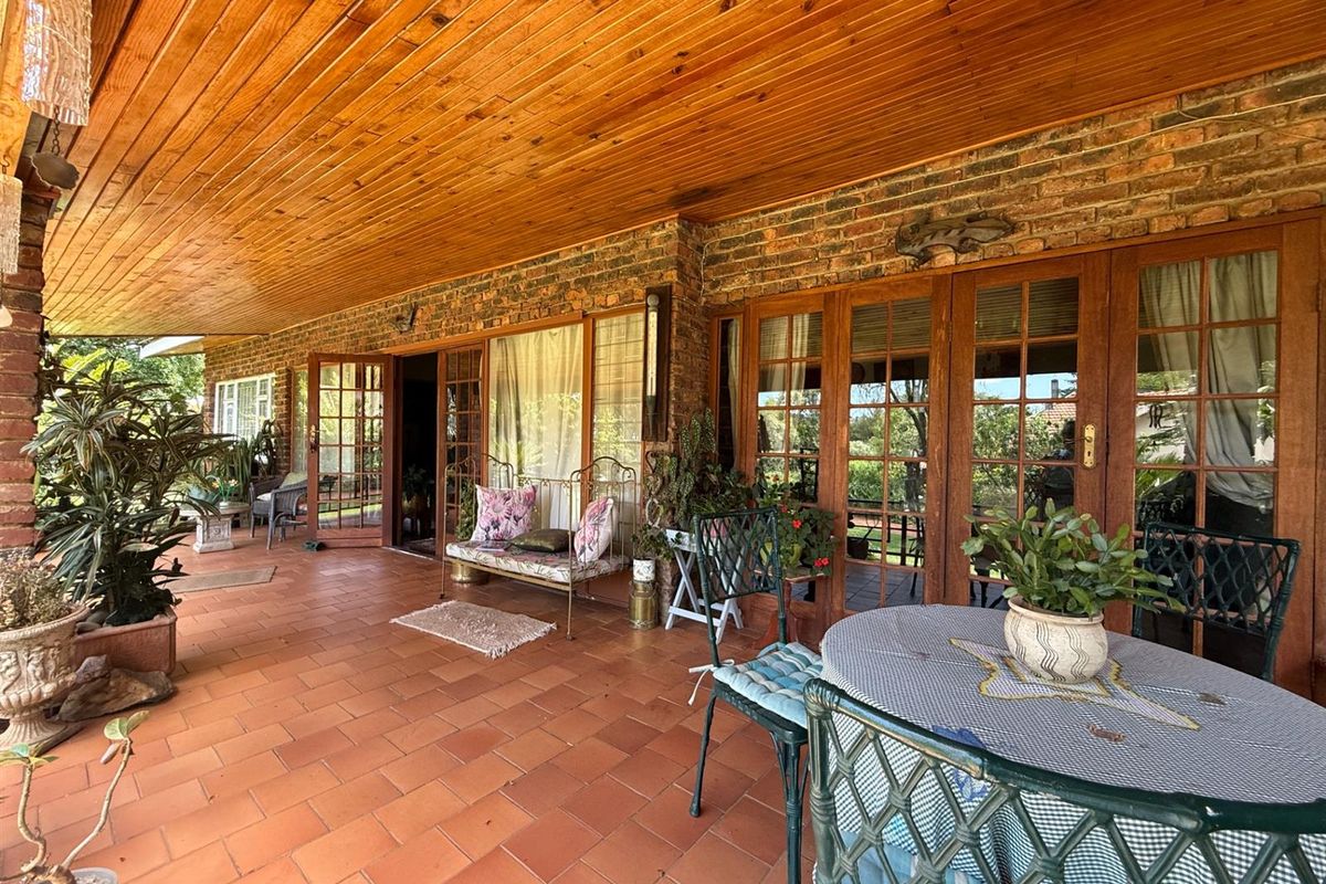 Family Home for Sale in Waterkloof Ridge Estate - Pretoria East - Photo 4