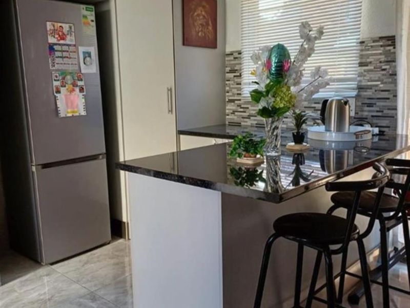 Duplex for Sale in Edleen for sale, Kempton Park - Photo 8