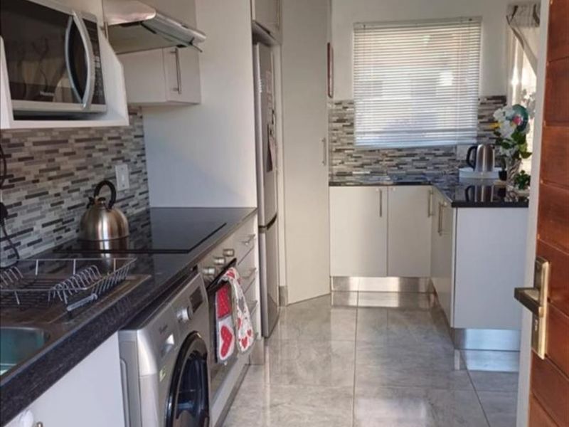 Duplex for Sale in Edleen for sale, Kempton Park - Photo 6