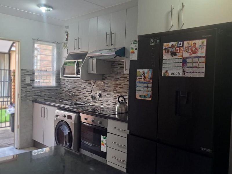 Duplex for Sale in Edleen for sale, Kempton Park - Photo 7
