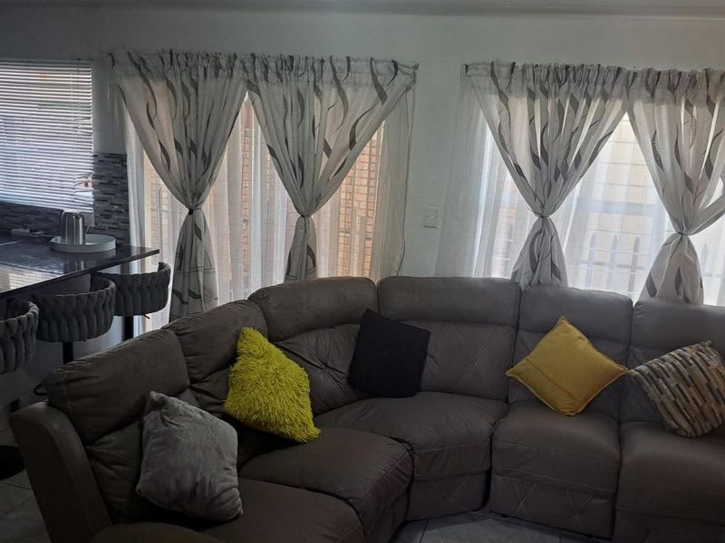 Duplex for Sale in Edleen for sale, Kempton Park - Photo 10