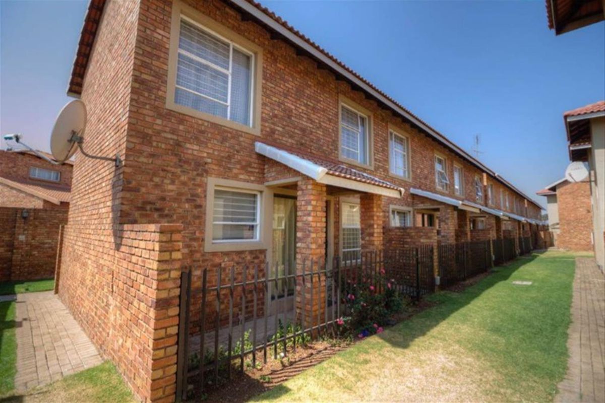 Duplex for Sale in Edleen for sale, Kempton Park - Photo 4