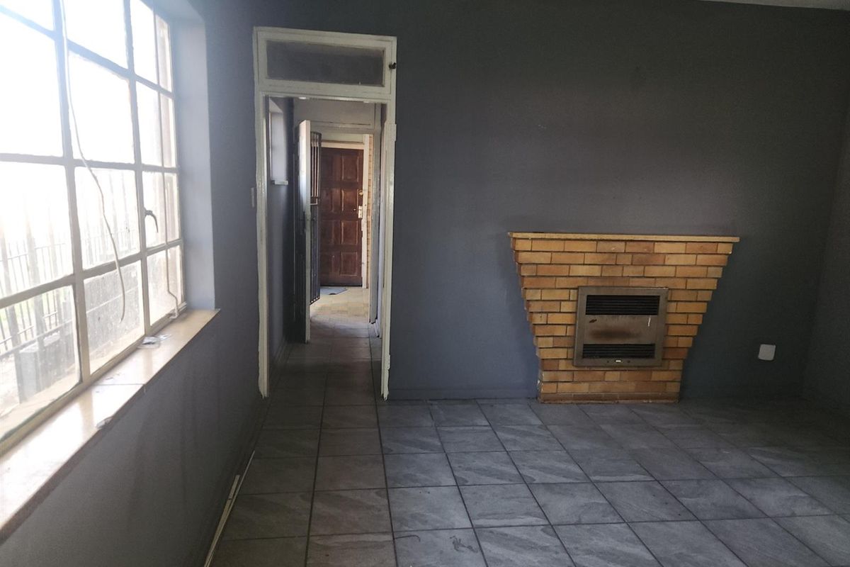 Ultimate Investment Apartment Block For Sale in Rosettenville, Johannesburg - Photo 2