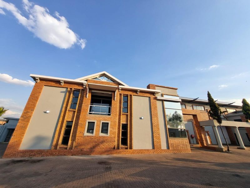 Modern Commercial Opportunity To Let | Dual Office Blocks and High-Volume Workshop - Photo 6