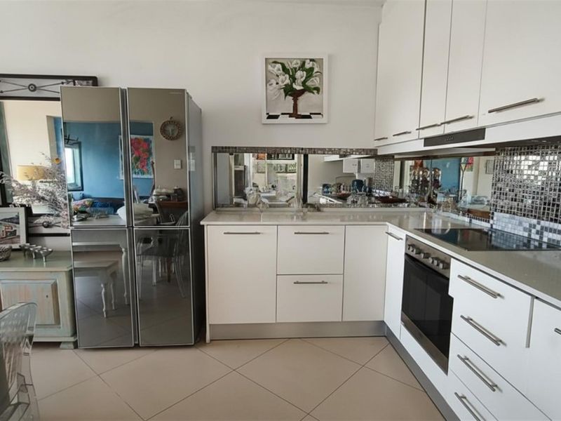 Stunning 9th-Floor - 2 Bedroom Furnished Corporate Retreat in Table View - Photo 6