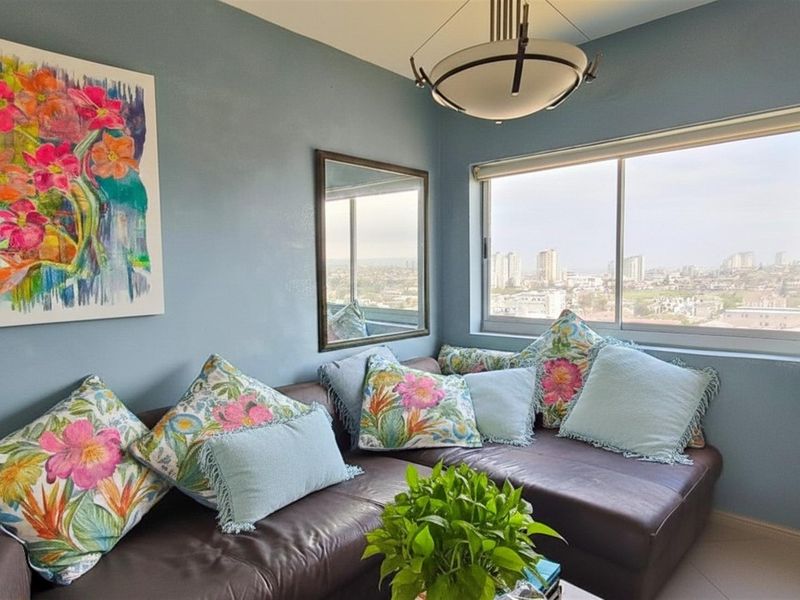 Stunning 9th-Floor - 2 Bedroom Furnished Corporate Retreat in Table View - Photo 4