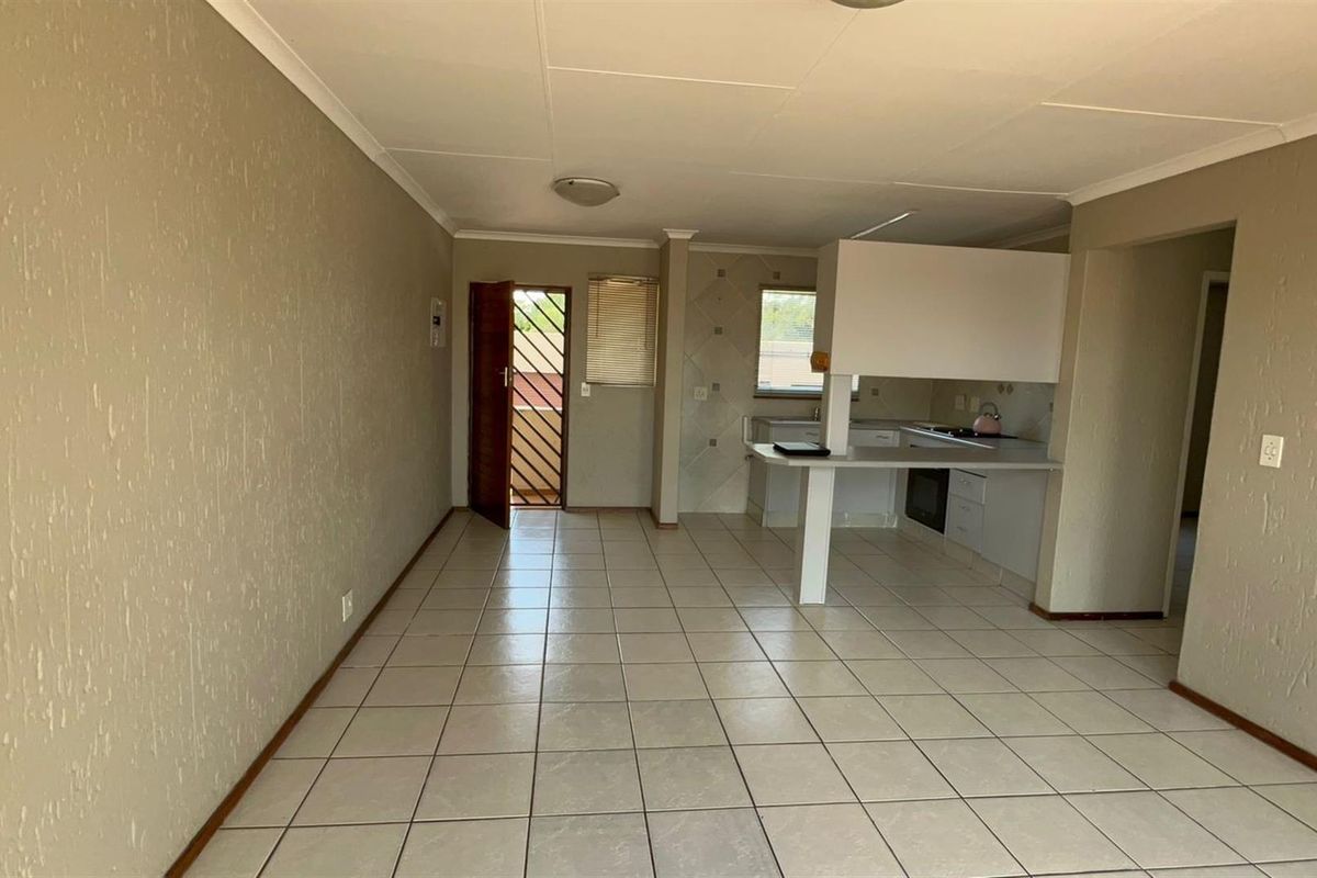 Charming 2-Bedroom Townhouse For Sale in SW 5, Vanderbijlpark SW - Photo 3