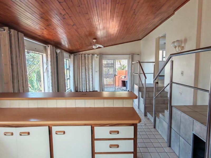 Fixer Upper Value Offering in Margate!  3 bedroom, 2 Bath townhouse - Photo 9