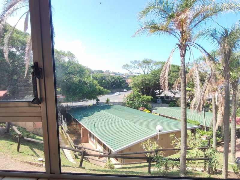 Fixer Upper Value Offering in Margate!  3 bedroom, 2 Bath townhouse - Photo 7