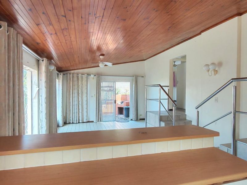 Fixer Upper Value Offering in Margate!  3 bedroom, 2 Bath townhouse - Photo 8