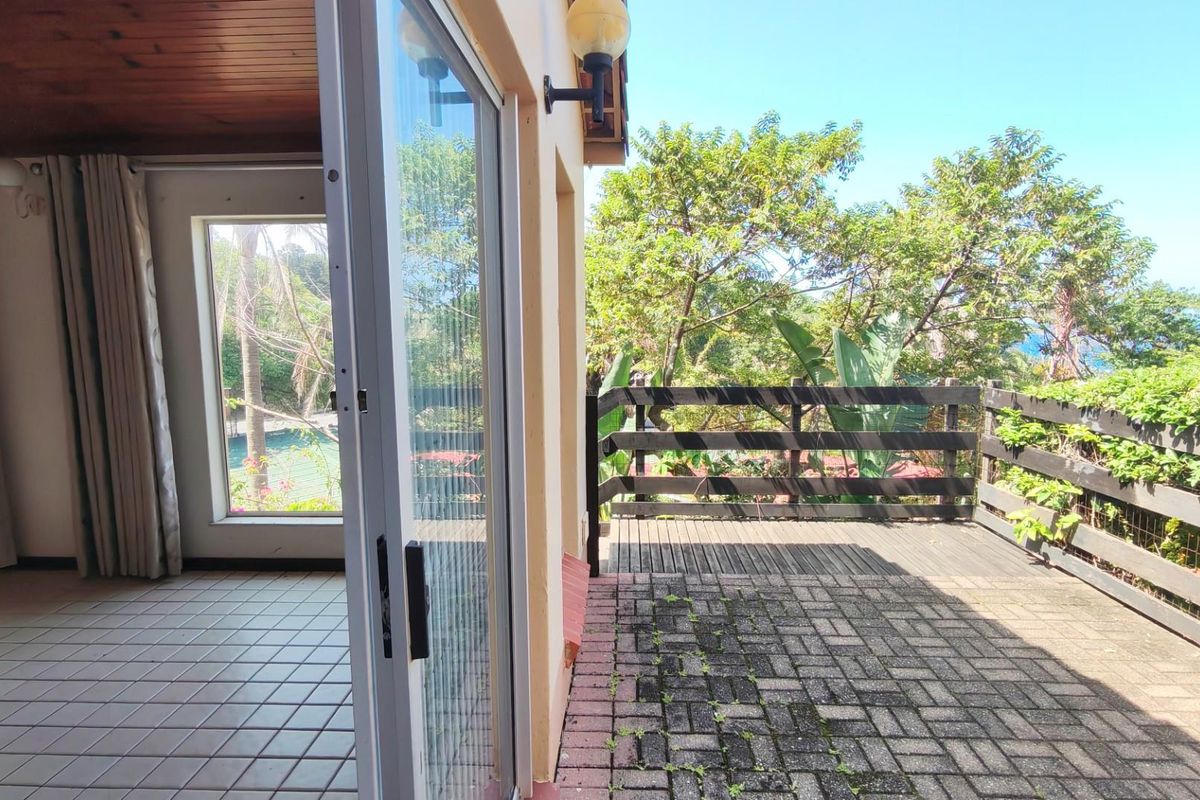 Fixer Upper Value Offering in Margate!  3 bedroom, 2 Bath townhouse - Photo 4