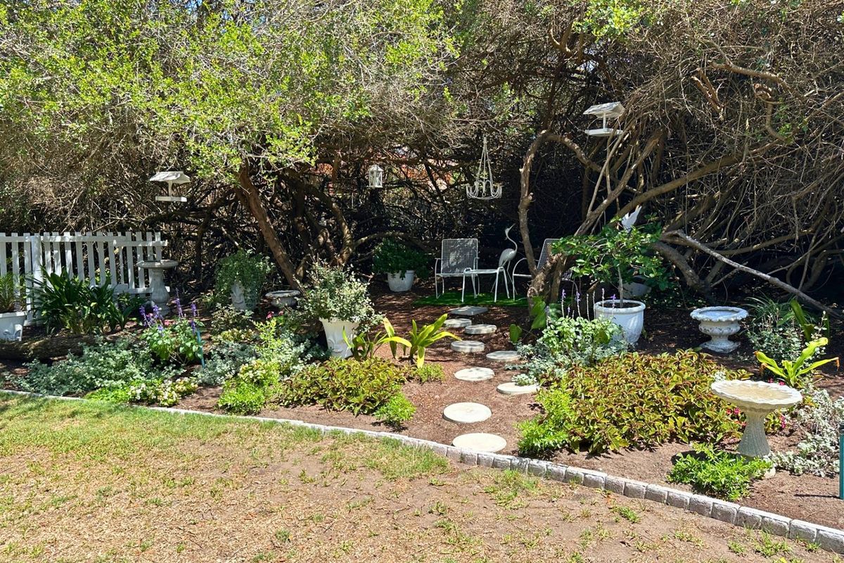 Poolside, Private, and Dangerously Easy to Fall in Love With - Photo 5