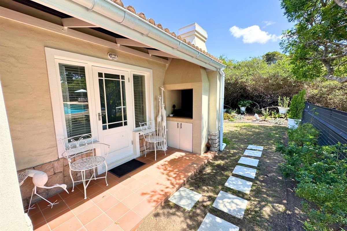 Poolside, Private, and Dangerously Easy to Fall in Love With - Photo 3