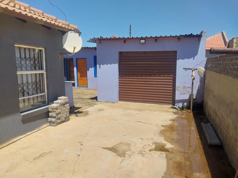 3 Bedroom House For Sale in Protea Glen, Soweto - Photo 3