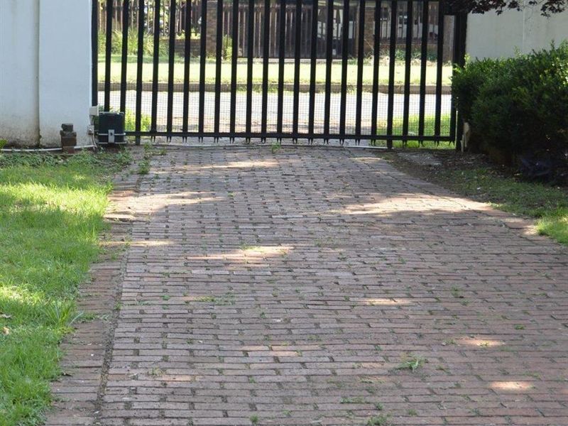 House For Sale in Meyerton Central, Meyerton - Photo 2