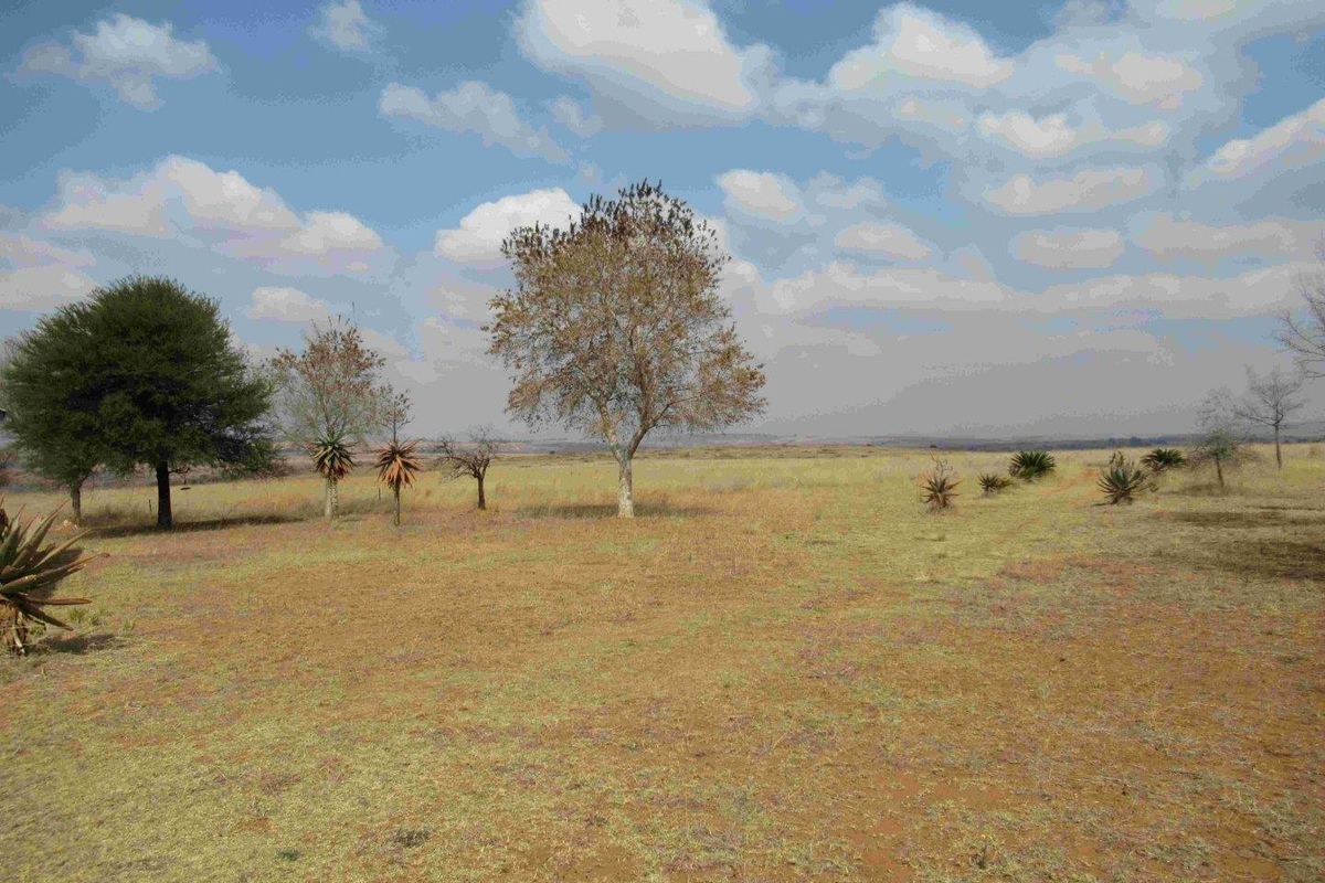 23HA PROPERTY FOR SALE IN NATURE RESERVE - Photo 2