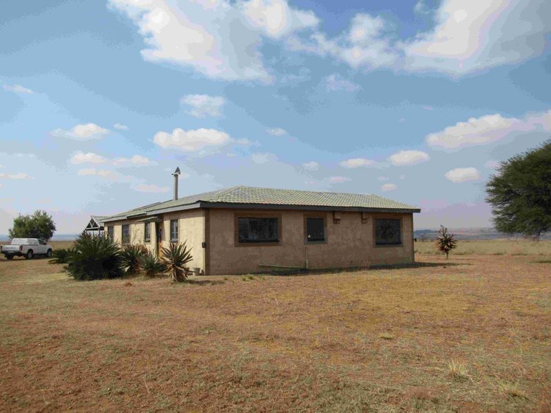 23HA PROPERTY FOR SALE IN NATURE RESERVE - Photo 3