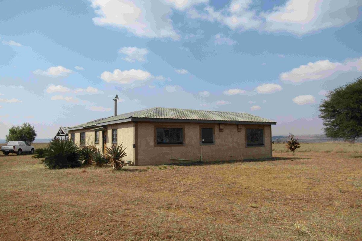 23HA PROPERTY FOR SALE IN NATURE RESERVE - Photo 3