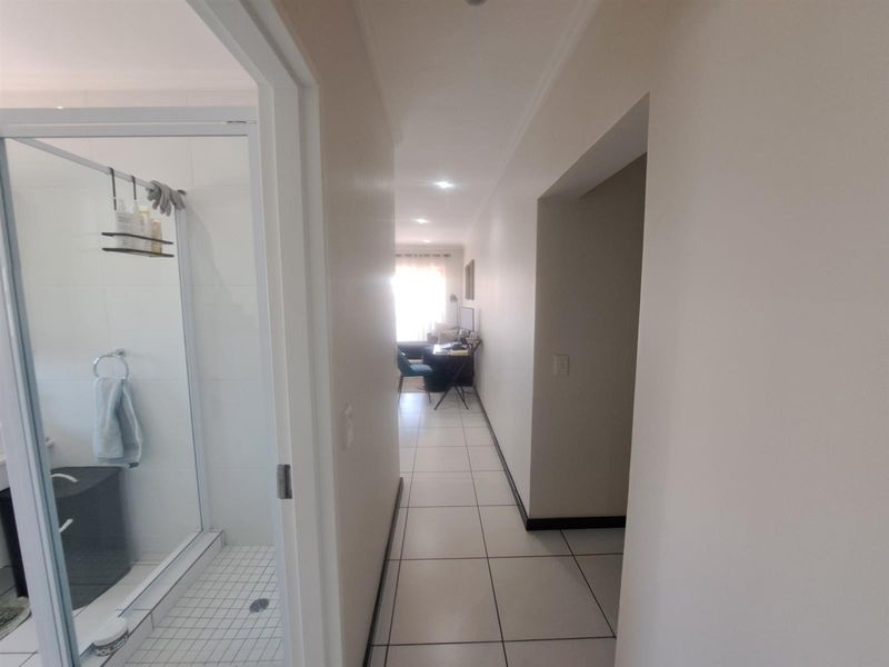 1 bed 1 bath Unit - Photo 8