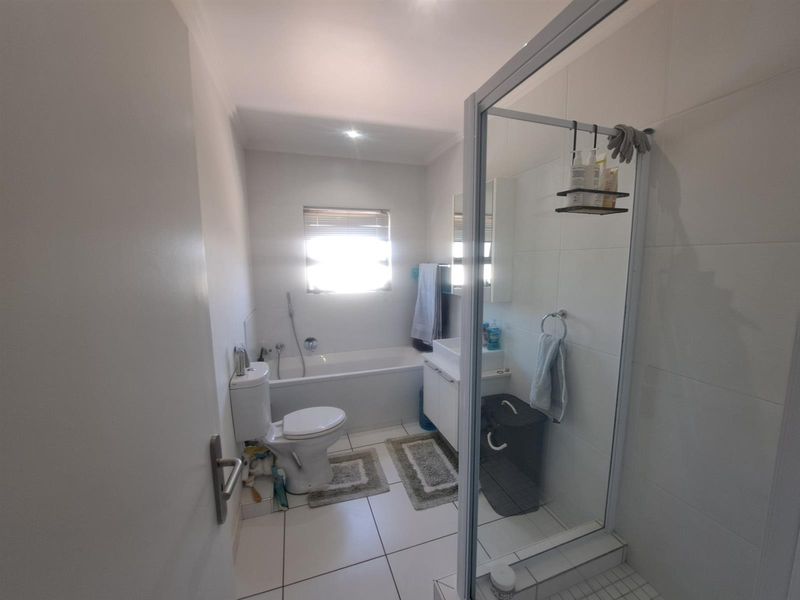 1 bed 1 bath Unit - Photo 5