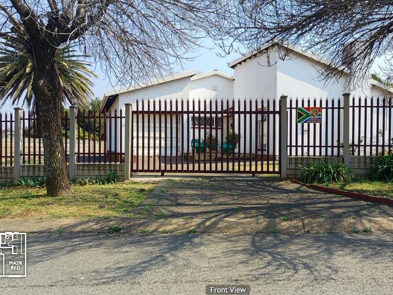 Spacious 4-Bedroom Home with Huge Potential in Nigel - Photo 1