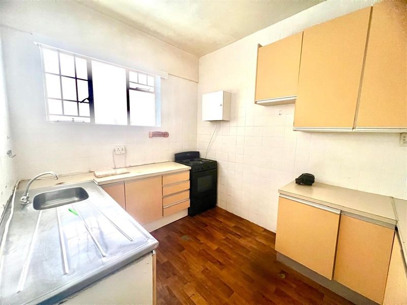 Apartment For Sale in Norwood, Johannesburg - Photo 10