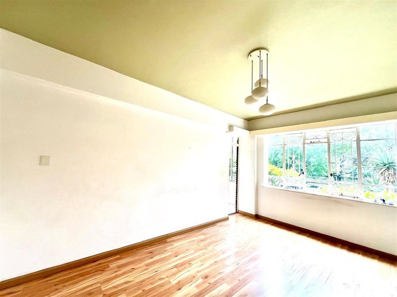 Apartment For Sale in Norwood, Johannesburg - Photo 8