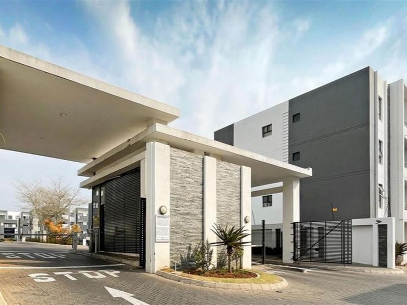 Apartment For Sale in Erand Gardens, Midrand - Photo 3