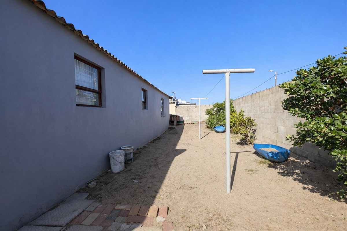 3 Bedroom Home for Sale - Ideal for Families or Investors - Photo 5