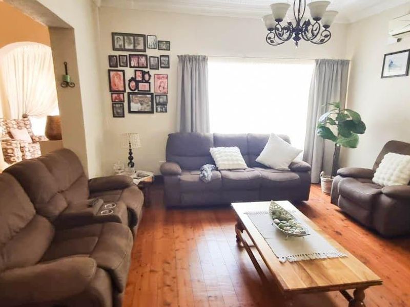 Well-Positioned 4-Bedroom Home with Flatlet in Delmas Central - Photo 2