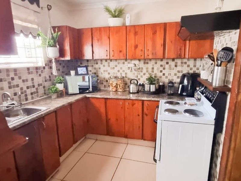 Well-Positioned 4-Bedroom Home with Flatlet in Delmas Central - Photo 5