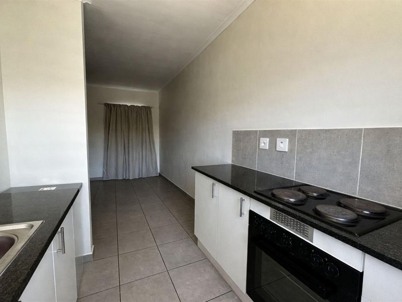 Very Neat 2-Bedroom Apartment  | Ideal for Homeowners or Investo - Photo 7
