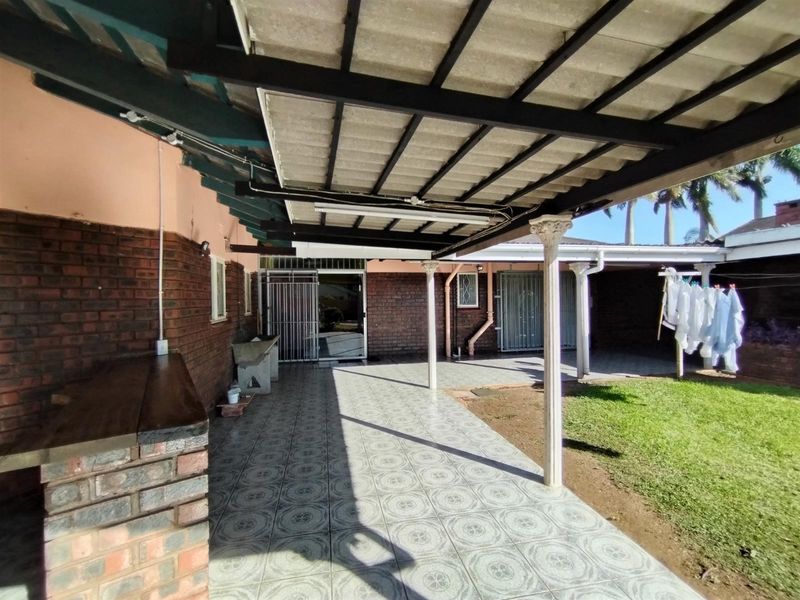 A Beautiful house for sale in Grantham Park, Empangeni - Photo 7