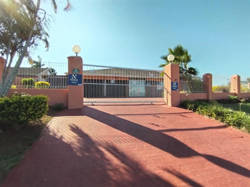 A Beautiful house for sale in Grantham Park, Empangeni - Photo 4