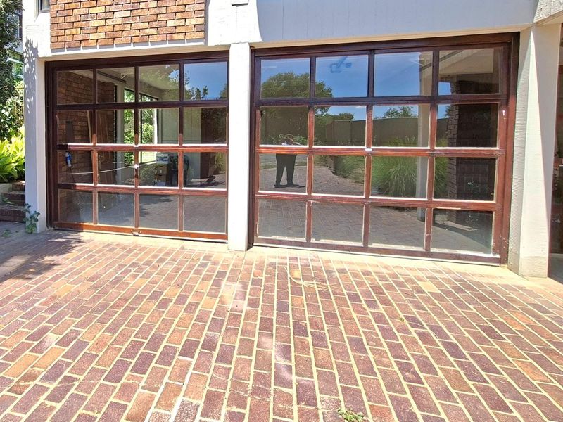 Exclusive Five-Level Luxury Residence with Panoramic Vaal River Views - Photo 7