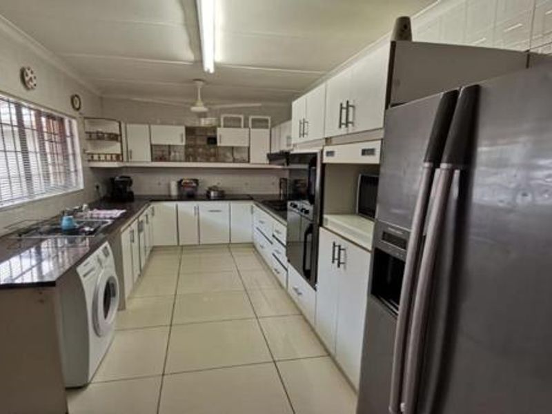 House For Sale in Glen Anil, Durban North, KwaZulu Natal - Photo 8