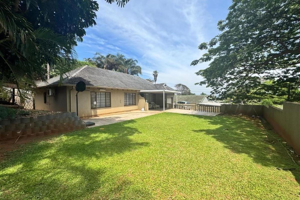 House For Sale in Glen Anil, Durban North, KwaZulu Natal - Photo 2