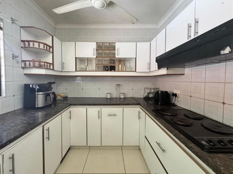 House For Sale in Glen Anil, Durban North, KwaZulu Natal - Photo 10